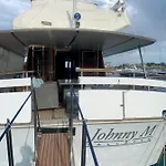 Johnny M Yacht 보트호텔 *