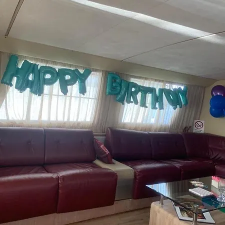 Johnny M Yacht * Ta Xbiex