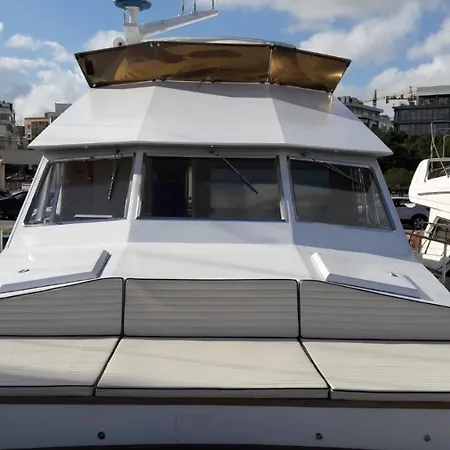 Johnny M Yacht