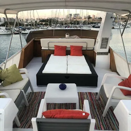 Johnny M Yacht * Ta Xbiex