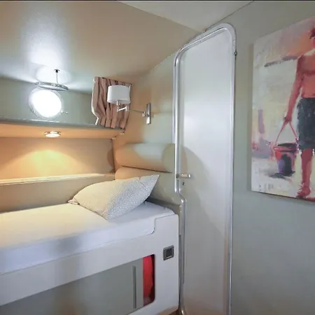 Johnny M Yacht * Ta Xbiex