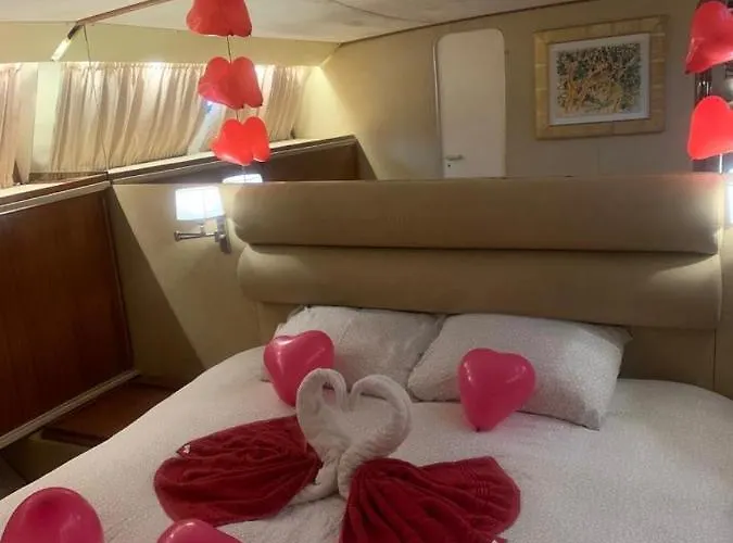 Bådhotel Johnny M Yacht *