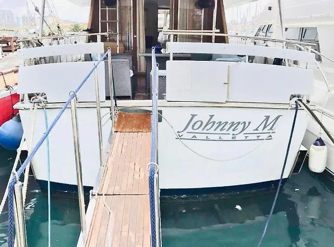 Johnny M Yacht
