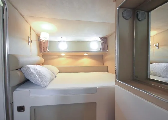 Johnny M Yacht * Ta Xbiex