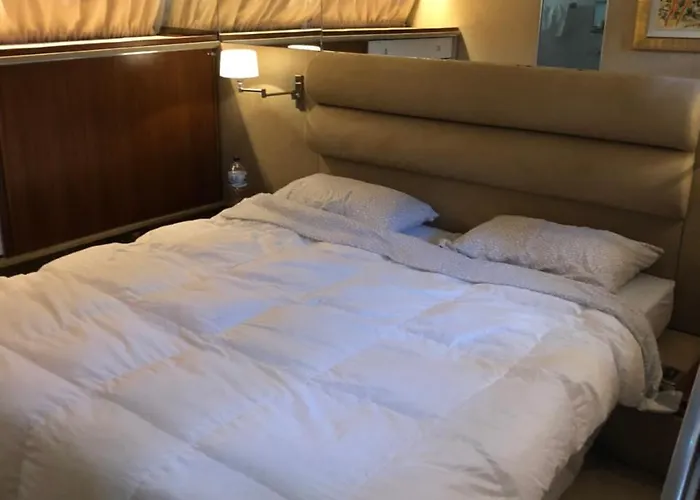 Bådhotel Johnny M Yacht *