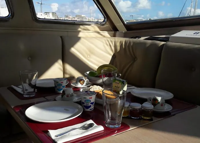 Bådhotel Johnny M Yacht